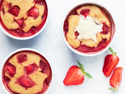 Clafoutis fraises façon mug cakes