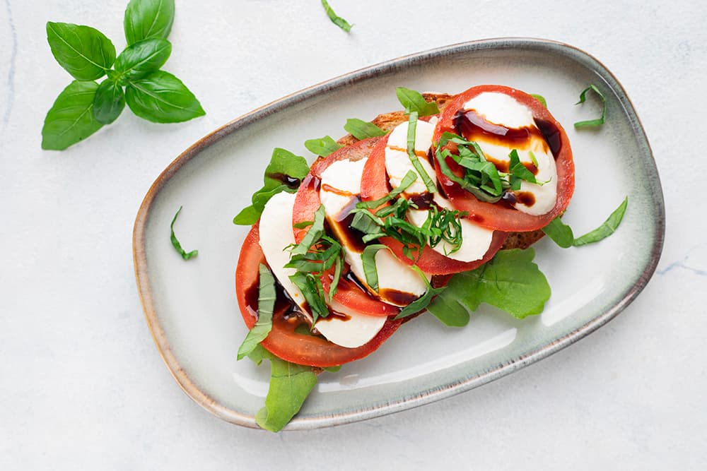 Toast à la tomate mozza