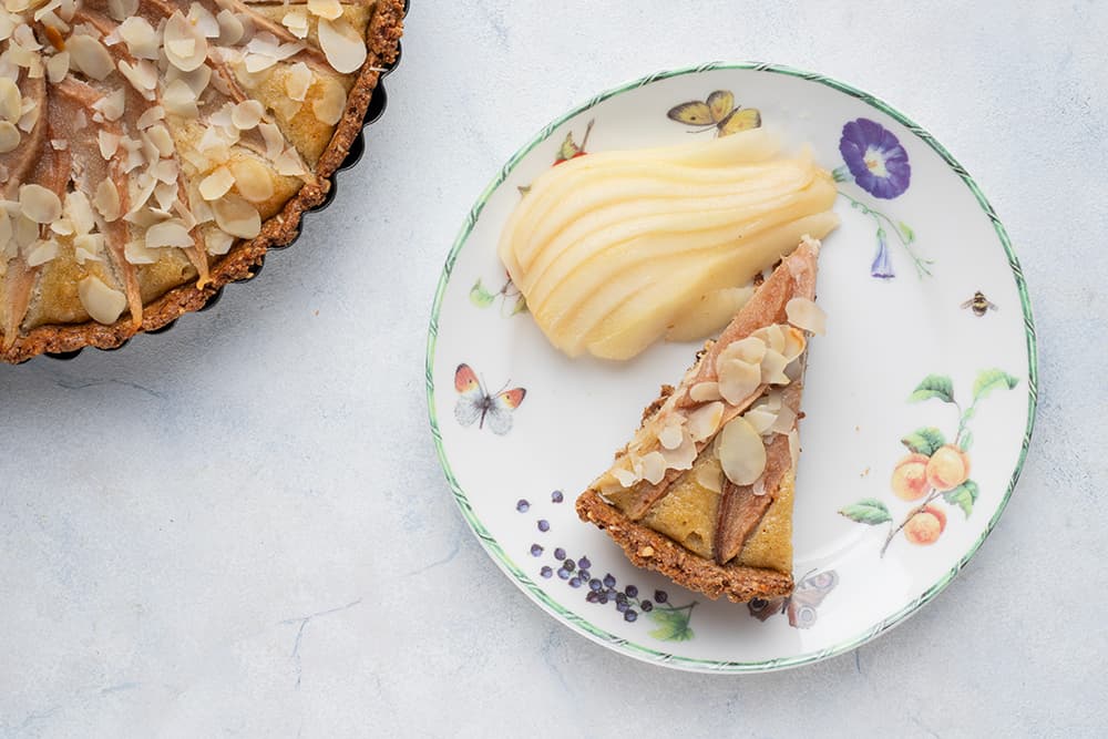 Part de tarte frangipane poire